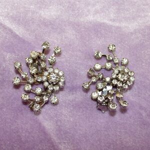 Vintage Starburst atomic rhinestone clip on earrings